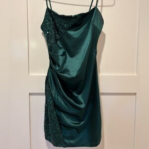 Emerald green cocktail hoco dress with ruching and sequins Size M